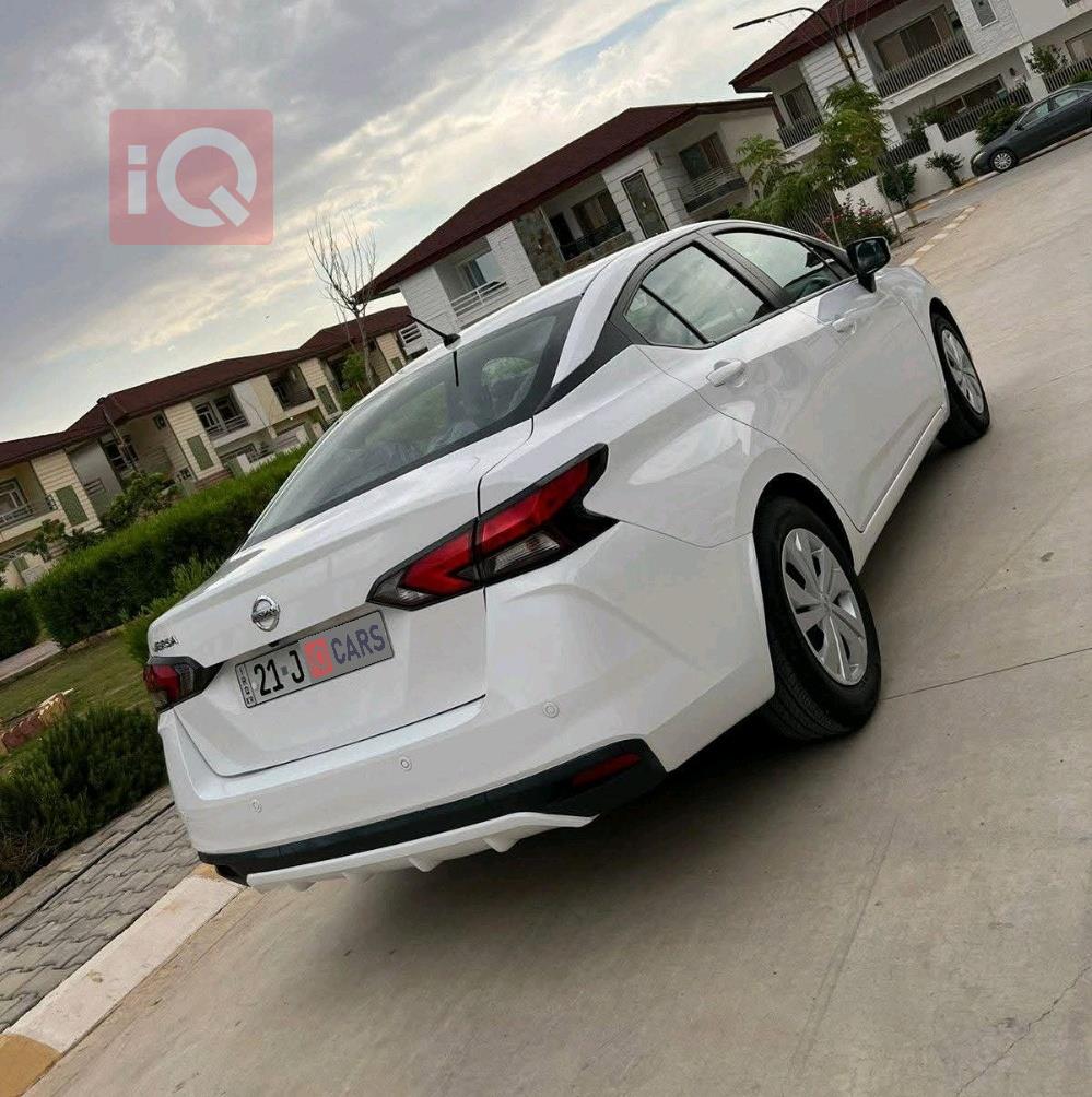 نیسان ڤێرسا